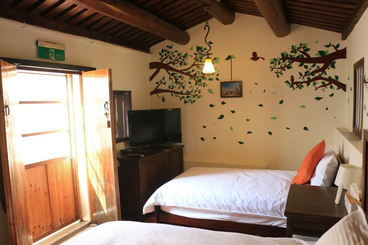 Longmen Inn Bed And Breakfast Jinning Exterior photo